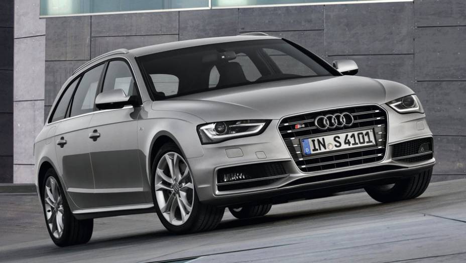 Outro item presente nos modelos S4 &eacute; o sistema Audi Drive Select | <a href="https://beta-develop.quatrorodas.abril.com.br/noticias/fabricantes/audi-traz-modelos-s4-ao-brasil-704081.shtml" rel="migration">Leia mais</a>
