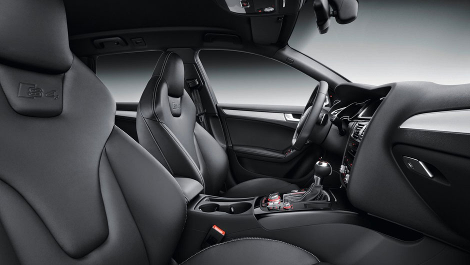 Fazem parte do conjunto airbags frontais, laterais e de cabe&ccedil;a | <a href="https://beta-develop.quatrorodas.abril.com.br/noticias/fabricantes/audi-traz-modelos-s4-ao-brasil-704081.shtml" rel="migration">Leia mais</a>