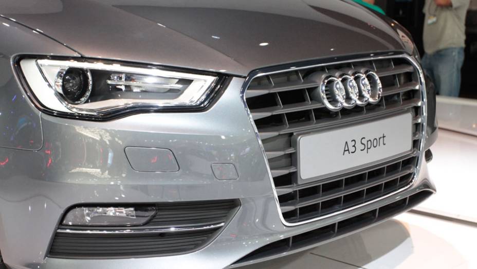 Dupla embreagem é de série no modelo <a href="https://beta-develop.quatrorodas.abril.com.br/salao-do-automovel/2012/carros/a3-sport-709767.shtml" rel="migration">Leia mais</a> Dupla embreagem é de série no modelo <a href="https://beta-develop.quatrorodas.abril.com.br/salao-do-automovel/2012/carros/a3-sport-709767.shtml" rel="migration">Leia mais</a>