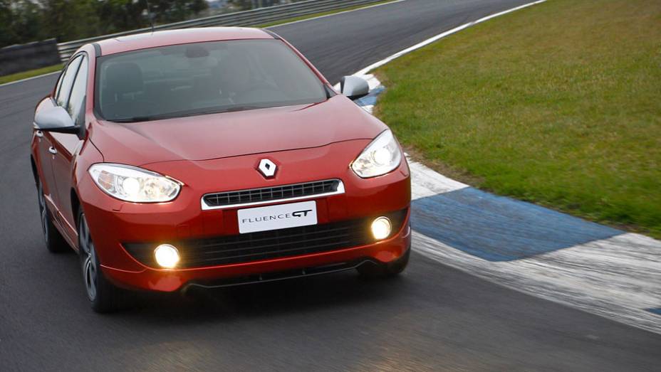 O Fluence GT &eacute; criado pela Renault Sport, respons&aacute;vel pela prepara&ccedil;&atilde;o dos modelos esportivos da marca | <a href="https://beta-develop.quatrorodas.abril.com.br/carros/lancamentos/renault-fluence-gt-721405.shtml" rel="migration">Leia mais</a>