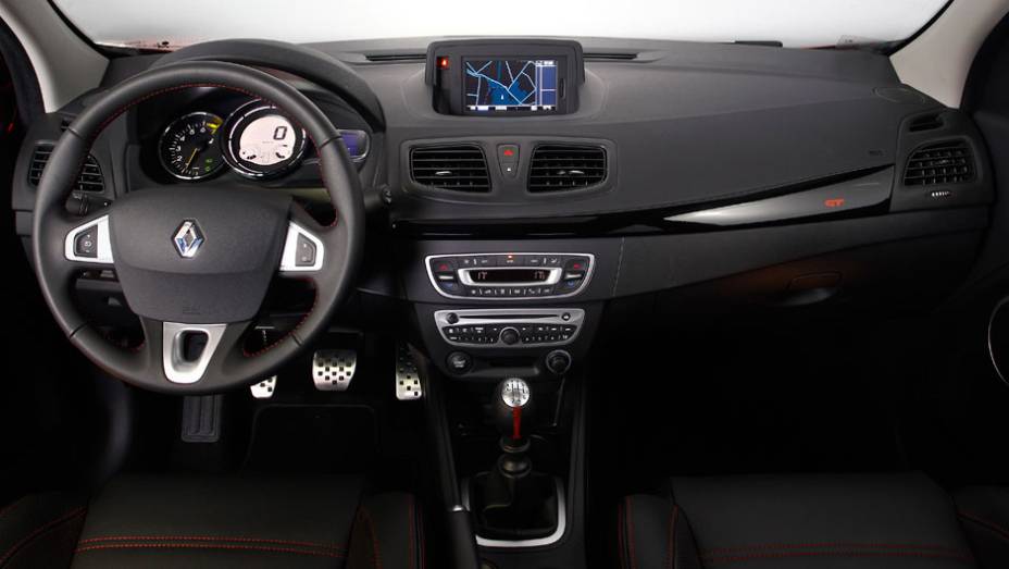 O Fluence GT &eacute; criado pela Renault Sport, respons&aacute;vel pela prepara&ccedil;&atilde;o dos modelos esportivos da marca | <a href="https://beta-develop.quatrorodas.abril.com.br/carros/lancamentos/renault-fluence-gt-721405.shtml" rel="migration">Leia mais</a>