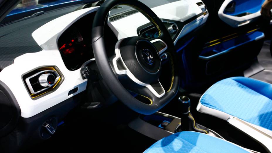 Al&eacute;m de sistema de r&aacute;dio-navega&ccedil;&atilde;o, eletr&ocirc;nica do Taigun permite monitorar&acute;&oacute;leo e press&atilde;o do turbo <a href="https://beta-develop.quatrorodas.abril.com.br/salao-do-automovel/2012/carros/taigun-708675.shtml" rel="migration">Leia mais</a>