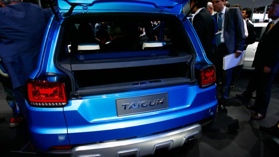 &Eacute; poss&iacute;vel abrir tamb&eacute;m a parte de cima, que tem o vidro separado da tampa <a href="https://beta-develop.quatrorodas.abril.com.br/salao-do-automovel/2012/carros/taigun-708675.shtml" rel="migration">Leia mais</a>