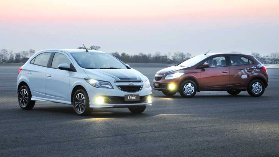 Grande aposta da GM para recuperar espaço entre os compactos, o Onix aposenta o veterano Corsa | <a href="%20https://beta-develop.quatrorodas.abril.com.br/salao-do-automovel/2012/carros/onix-708485.shtml" rel="migration">Leia mais</a>