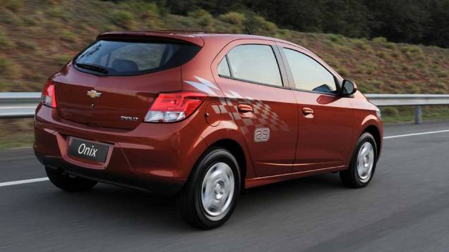 Olhando por este ângulo, o Onix lembra muito o Volkswagen Gol | <a href="https://beta-develop.quatrorodas.abril.com.br/salao-do-automovel/2012/carros/onix-708485.shtml" rel="migration">Leia mais</a> Olhando por este ângulo, o Onix lembra muito o Volkswagen Gol | <a href="https://beta-develop.quatrorodas.abril.com.br/salao-do-automovel/2012/carros/onix-708485.shtml" rel="migration">Leia mais</a>