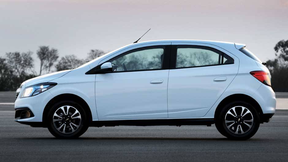 A linha de cintura elevada deixa o Onix com aparência mais esportiva | <a href="https://beta-develop.quatrorodas.abril.com.br/salao-do-automovel/2012/carros/onix-708485.shtml" rel="migration">Leia mais</a> A linha de cintura elevada deixa o Onix com aparência mais esportiva | <a href="https://beta-develop.quatrorodas.abril.com.br/salao-do-automovel/2012/carros/onix-708485.shtml" rel="migration">Leia mais</a>