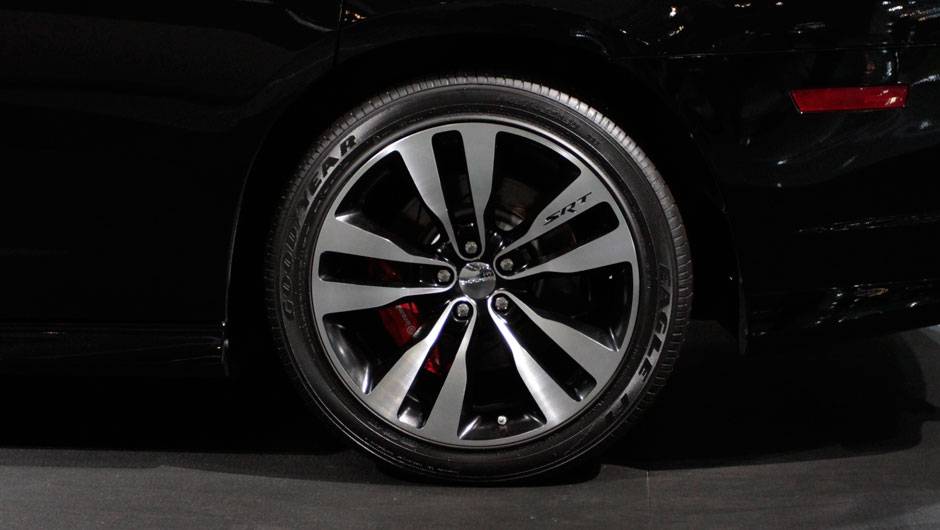 Modelo foi atra&ccedil;&atilde;o da Dodge em SP <a href="https://beta-develop.quatrorodas.abril.com.br/salao-do-automovel/2012/carros/charger-srt8-super-bee-703995.shtml" rel="migration">Leia mais</a>