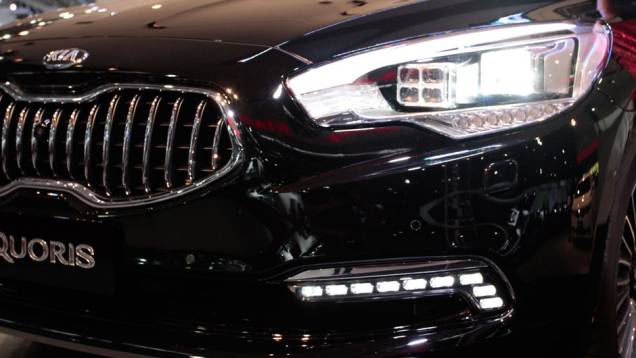 O Kia Quoris &eacute; conhecido como K9 em outros pa&iacute;ses | <a href="https://beta-develop.quatrorodas.abril.com.br/salao-do-automovel/2012/carros/quoris-703976.shtml" rel="migration">Leia mais</a>