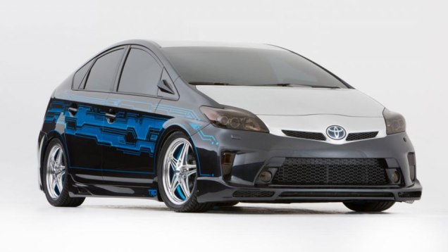 Sem altera&ccedil;&atilde;o no rendimento, o Prius est&aacute; presente no evento com nova pintura, rodas, pneus e suspens&atilde;o