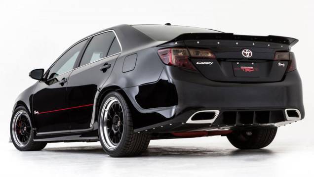 Toyota Camry desenvolvido em parceria com a Kyle Busch. Modelo foi inspirado nos veículos de corrida da Nascar Toyota Camry desenvolvido em parceria com a Kyle Busch. Modelo foi inspirado nos veículos de corrida da Nascar