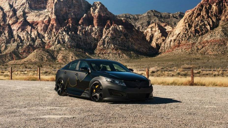 Batman, Batman! O mascarado ganhou um Optima SX que &eacute; a cara dele... | <a href="https://beta-develop.quatrorodas.abril.com.br/noticias/entretenimento/kia-mostra-cinco-carros-super-herois-713665.shtml" rel="migration">Leia mais</a>