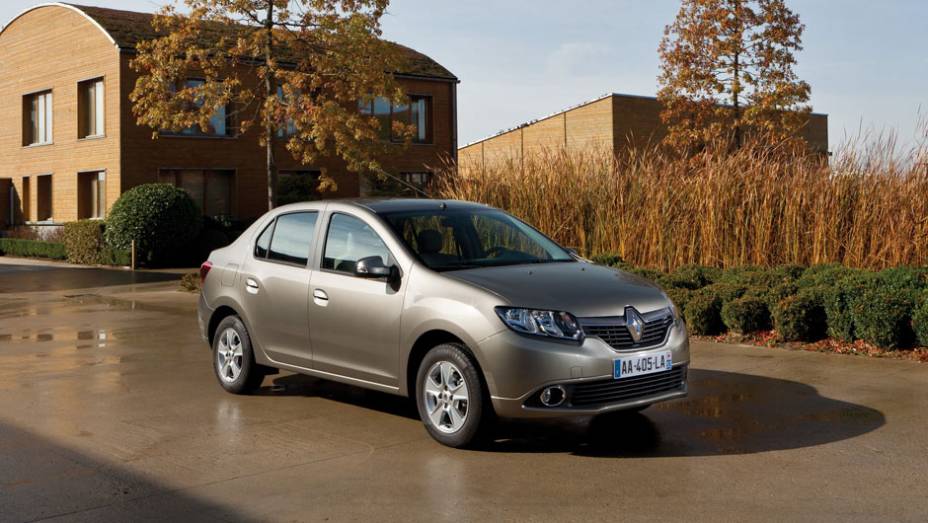 Clone do novo Logan? A Renault decidiu recorrer ao sedã da Dacia na hora de renovar o Symbol | <a href="https://beta-develop.quatrorodas.abril.com.br/noticias/fabricantes/novo-renault-symbol-copia-logan-713806.shtml" rel="migration">Leia mais</a> Clone do novo Logan? A Renault decidiu recorrer ao sedã da Dacia na hora de renovar o Symbol | <a href="https://beta-develop.quatrorodas.abril.com.br/noticias/fabricantes/novo-renault-symbol-copia-logan-713806.shtml" rel="migration">Leia mais</a>