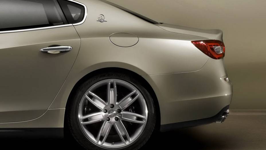 Maserati revela as primeiras imagens e informa&ccedil;&otilde;es do Quattroporte | <a href="https://beta-develop.quatrorodas.abril.com.br/noticias/mercado/maserati-revela-novo-quattroporte-715235.shtml" rel="migration">Leia mais</a>