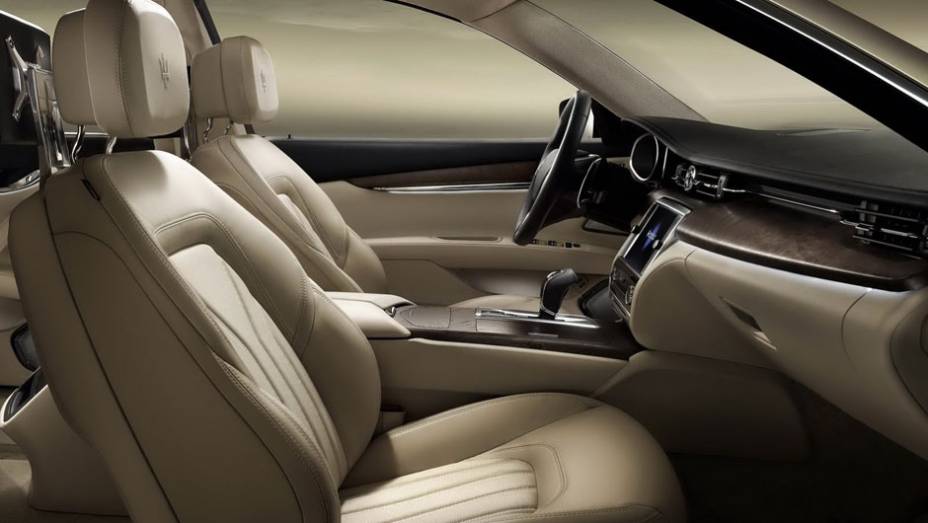 Maserati revela as primeiras imagens e informa&ccedil;&otilde;es do Quattroporte | <a href="https://beta-develop.quatrorodas.abril.com.br/noticias/mercado/maserati-revela-novo-quattroporte-715235.shtml" rel="migration">Leia mais</a>