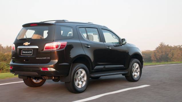 A Trailblazer tem detalhes exclusivos, incluindo a linha de cintura ascendente | <a href="https://beta-develop.quatrorodas.abril.com.br/carros/lancamentos/chevrolet-trailblazer-718248.shtml" target="_blank" rel="migration">Leia mais</a> A Trailblazer tem detalhes exclusivos, incluindo a linha de cintura ascendente | <a href="https://beta-develop.quatrorodas.abril.com.br/carros/lancamentos/chevrolet-trailblazer-718248.shtml" target="_blank" rel="migration">Leia mais</a>