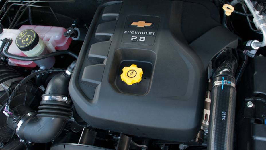 O motor 2.8 turbodiesel entrega 180 cv a 3.800 rpm, levando o SUV aos 180 km/h | <a href="https://beta-develop.quatrorodas.abril.com.br/carros/lancamentos/chevrolet-trailblazer-718248.shtml" target="_blank" rel="migration">Leia mais</a> O motor 2.8 turbodiesel entrega 180 cv a 3.800 rpm, levando o SUV aos 180 km/h | <a href="https://beta-develop.quatrorodas.abril.com.br/carros/lancamentos/chevrolet-trailblazer-718248.shtml" target="_blank" rel="migration">Leia mais</a>