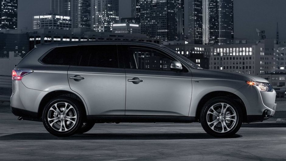 No Brasil, os interessados poder&atilde;o escolher entre duas op&ccedil;&otilde;es de motoriza&ccedil;&atilde;o: 2.0 de quatro cilindros... | <a href="https://beta-develop.quatrorodas.abril.com.br/carros/lancamentos/mitsubishi-outlander-751189.shtml" rel="migration">Leia mais</a>">