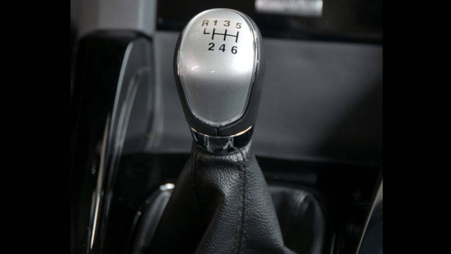 Versão com tração integral só será oferecida com câmbio manual de seis marchas | <a href="https://beta-develop.quatrorodas.abril.com.br/noticias/mercado/ford-lanca-ecosport-4wd-porwershift-725244.shtml" rel="migration">Leia mais</a>