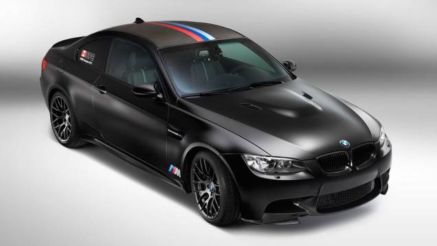 A BMW resolveu criar uma série especial da M3 em homenagem ao título conquistado na DTM, a categoria de turismo alemão, na temporada 2012 | <a href="%20https://beta-develop.quatrorodas.abril.com.br/noticias/fabricantes/bmw-lanca-m3-dtm-champion-edition-725389.shtml" rel="migration">Leia</a> A BMW resolveu criar uma série especial da M3 em homenagem ao título conquistado na DTM, a categoria de turismo alemão, na temporada 2012 | <a href="%20https://beta-develop.quatrorodas.abril.com.br/noticias/fabricantes/bmw-lanca-m3-dtm-champion-edition-725389.shtml" rel="migration">Leia</a>