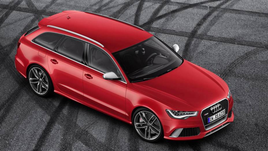 Entre os itens de série, a perua traz sistema multimídia MMI e rodas de 20 polegadas | <a href="%20https://beta-develop.quatrorodas.abril.com.br/saloes/detroit/2013/audi-rs6-avant-730408.shtml" rel="migration">Leia mais</a>