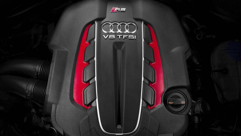 O motor 4.0 V8 biturbo entrega 560 cv; a perua pode chegar aos 305 km/h | <a href="https://beta-develop.quatrorodas.abril.com.br/saloes/detroit/2013/audi-rs6-avant-730408.shtml" rel="migration">Leia mais</a> O motor 4.0 V8 biturbo entrega 560 cv; a perua pode chegar aos 305 km/h | <a href="https://beta-develop.quatrorodas.abril.com.br/saloes/detroit/2013/audi-rs6-avant-730408.shtml" rel="migration">Leia mais</a>