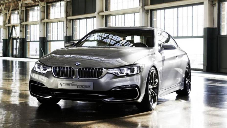 Quanto ao design, a frente da S&eacute;rie 4 concept conta com uma grande entrada de ar, far&oacute;is e luzes diurnas de LED | <a href="https://beta-develop.quatrorodas.abril.com.br/saloes/detroit/2013/bmw-serie-4-coupe-concept-730364.shtml" rel="migration">Leia mais</a>