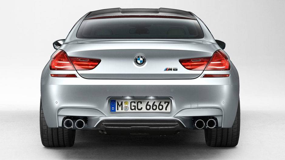 Atrás, os dois pares de ponteiras de escapamento identificam a versão especial | <a href="%20https://beta-develop.quatrorodas.abril.com.br/saloes/detroit/2013/bmw-m6-gran-coupe-730380.shtml" rel="migration">Leia mais</a> Atrás, os dois pares de ponteiras de escapamento identificam a versão especial | <a href="%20https://beta-develop.quatrorodas.abril.com.br/saloes/detroit/2013/bmw-m6-gran-coupe-730380.shtml" rel="migration">Leia mais</a>