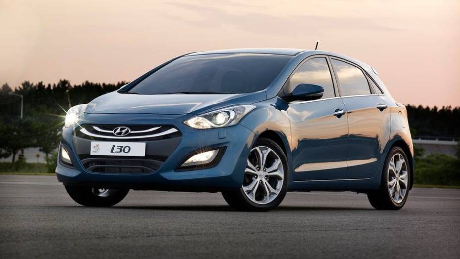 Reestilizado, o Hyundai i30 cativou os jornalistas especializados na Europa. | <a href="https://beta-develop.quatrorodas.abril.com.br/noticias/mercado/definidos-finalistas-carro-ano-2013-europa-728106.shtml" rel="migration">Leia mais</a>