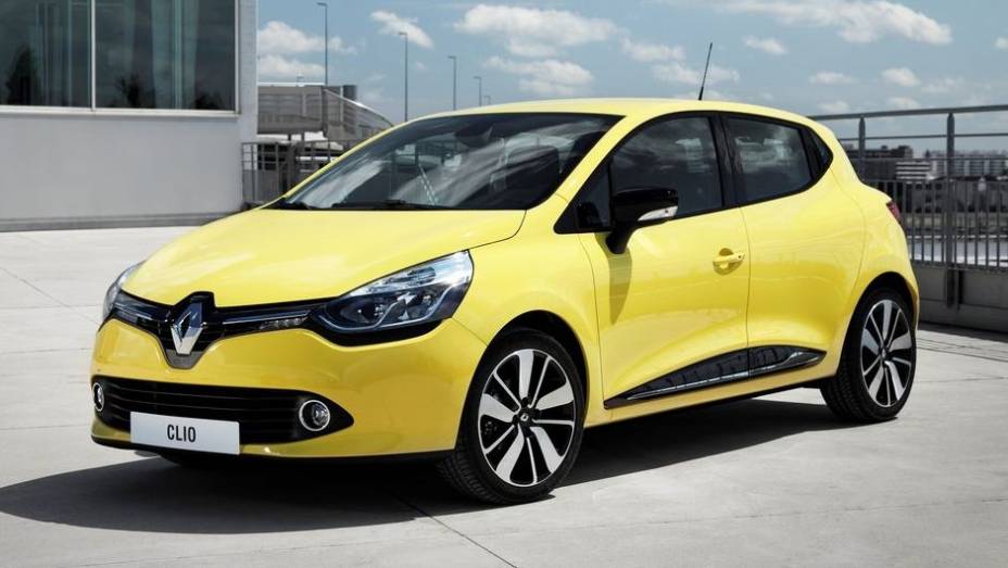 Também apresentado no evento francês, o Renault Clio chegou caprichado à quarta geração. | <a href="https://beta-develop.quatrorodas.abril.com.br/noticias/mercado/definidos-finalistas-carro-ano-2013-europa-728106.shtml" rel="migration">Leia mais</a>