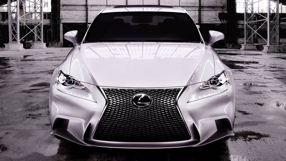 O modelo adota alguns elementos do LF-CC, incluindo nova grade frontal e teto que se assemelha ao de um cupê | <a href="https://beta-develop.quatrorodas.abril.com.br/saloes/detroit/2013/lexus-is-730482.shtml" rel="migration">Leia mais</a> O modelo adota alguns elementos do LF-CC, incluindo nova grade frontal e teto que se assemelha ao de um cupê | <a href="https://beta-develop.quatrorodas.abril.com.br/saloes/detroit/2013/lexus-is-730482.shtml" rel="migration">Leia mais</a>