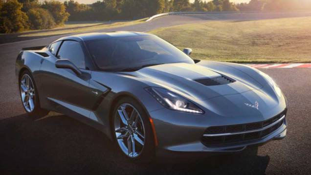 A s&eacute;tima gera&ccedil;&atilde;o foi completamente renovada, e traz um estilo que promete dividir opini&otilde;es | <a href="https://beta-develop.quatrorodas.abril.com.br/saloes/detroit/2013/chevrolet-corvette-stingray-730871.shtml" rel="migration">Leia mais</a>