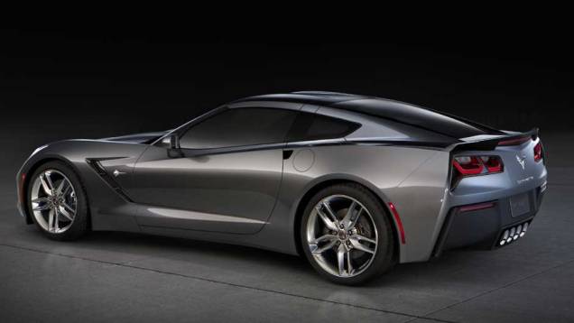 A traseira curta é típica do histórico esportivo | <a href="https://beta-develop.quatrorodas.abril.com.br/saloes/detroit/2013/chevrolet-corvette-stingray-730871.shtml" rel="migration">Leia mais</a> A traseira curta é típica do histórico esportivo | <a href="https://beta-develop.quatrorodas.abril.com.br/saloes/detroit/2013/chevrolet-corvette-stingray-730871.shtml" rel="migration">Leia mais</a>