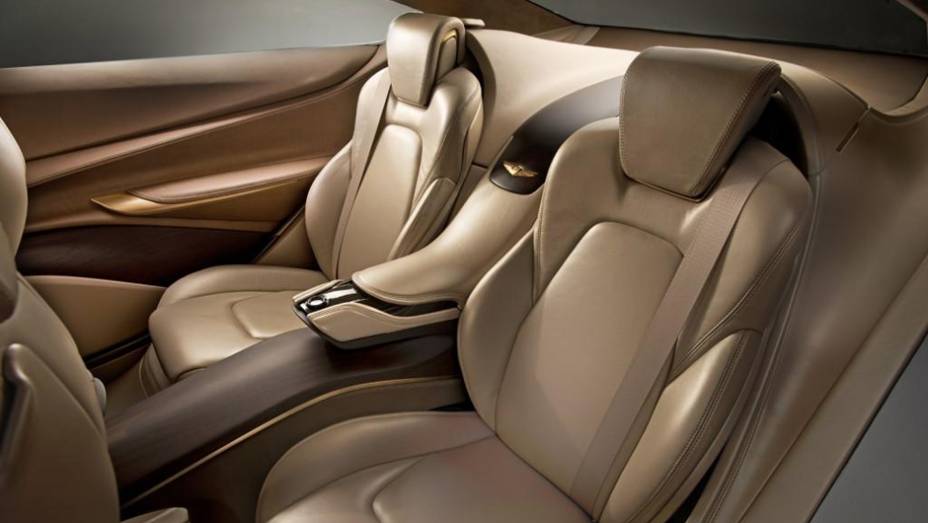 A motorização que equipa o HCD-14 Genesis é 5.0 Tau V8 com injeção direta de combustível | <a href="https://beta-develop.quatrorodas.abril.com.br/saloes/detroit/2013/hyundai-hcd-14-genesis-730952.shtml" rel="migration">Leia mais</a> A motorização que equipa o HCD-14 Genesis é 5.0 Tau V8 com injeção direta de combustível | <a href="https://beta-develop.quatrorodas.abril.com.br/saloes/detroit/2013/hyundai-hcd-14-genesis-730952.shtml" rel="migration">Leia mais</a>