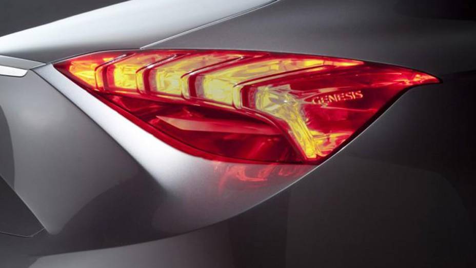 Com essas alterações, a marca promete melhorar a experiência de condução com um novo sistema de distribuição de potência... | <a href="https://beta-develop.quatrorodas.abril.com.br/saloes/detroit/2013/hyundai-hcd-14-genesis-730952.shtml" rel="migration">Leia mais</a> Com essas alterações, a marca promete melhorar a experiência de condução com um novo sistema de distribuição de potência... | <a href="https://beta-develop.quatrorodas.abril.com.br/saloes/detroit/2013/hyundai-hcd-14-genesis-730952.shtml" rel="migration">Leia mais</a>