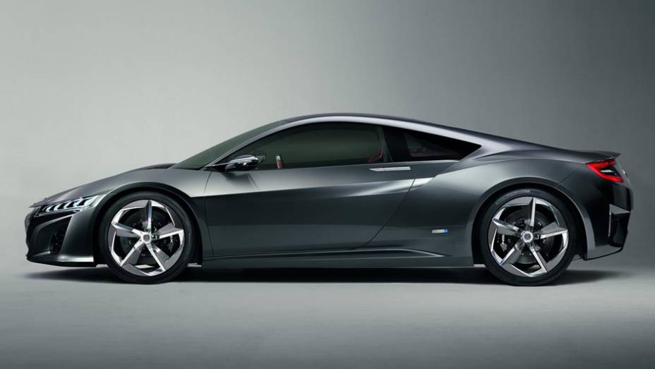 A marca atualizou um carro-conceito, o esportivo NSX | <a href="https://beta-develop.quatrorodas.abril.com.br/saloes/detroit/2013/acura-nsx-concept-731066.shtml" rel="migration">Leia mais</a>