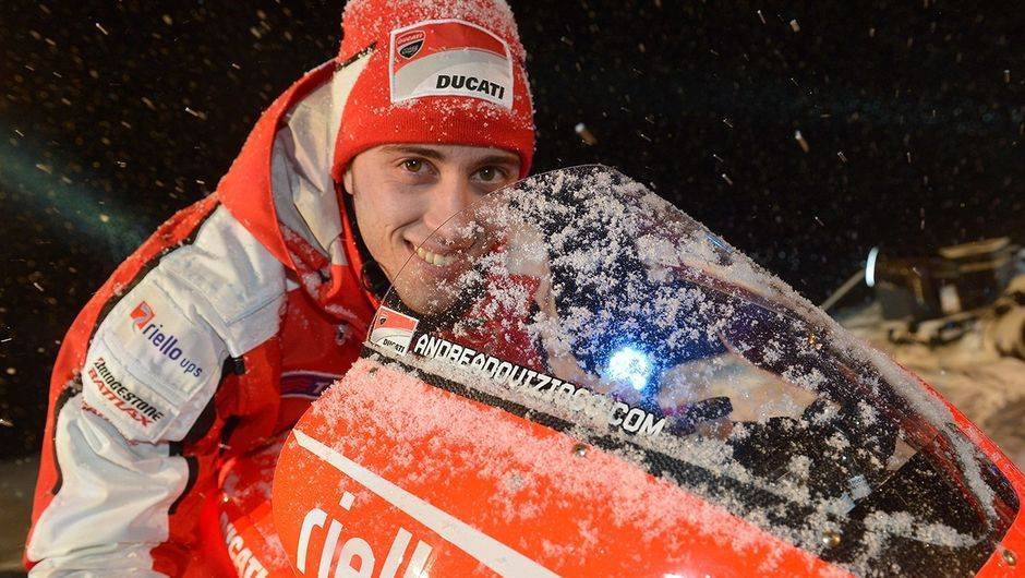 Andrea Dovizioso, da Ducati Team | <a href="https://beta-develop.quatrorodas.abril.com.br/moto/noticias/ducati-apresenta-desmosedici-gp13-731607.shtml" rel="migration">Leia mais</a>