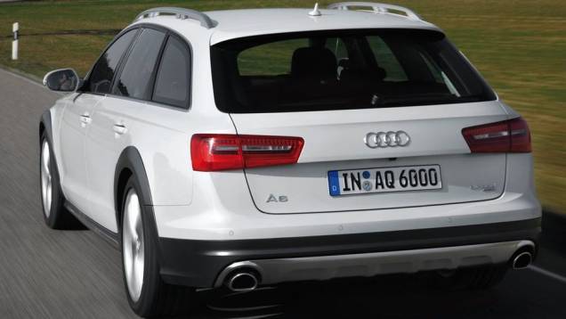 O motor utilizado é o TFSI 3.0 V6, que entrega 310 cavalos de potência. O conjunto vai de 0 a 100 km/h em 5,9 segundos | <a href="%20https://beta-develop.quatrorodas.abril.com.br/noticias/fabricantes/audi-traz-novo-a6-allroad-quattro-ao-brasil-731644.shtml" rel="migration">Leia mais</a> O motor utilizado é o TFSI 3.0 V6, que entrega 310 cavalos de potência. O conjunto vai de 0 a 100 km/h em 5,9 segundos | <a href="%20https://beta-develop.quatrorodas.abril.com.br/noticias/fabricantes/audi-traz-novo-a6-allroad-quattro-ao-brasil-731644.shtml" rel="migration">Leia mais</a>