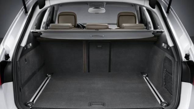 Amplo porta-malas do modelo | <a href="https://beta-develop.quatrorodas.abril.com.br/noticias/fabricantes/audi-traz-novo-a6-allroad-quattro-ao-brasil-731644.shtml" rel="migration">Leia mais</a> Amplo porta-malas do modelo | <a href="https://beta-develop.quatrorodas.abril.com.br/noticias/fabricantes/audi-traz-novo-a6-allroad-quattro-ao-brasil-731644.shtml" rel="migration">Leia mais</a>