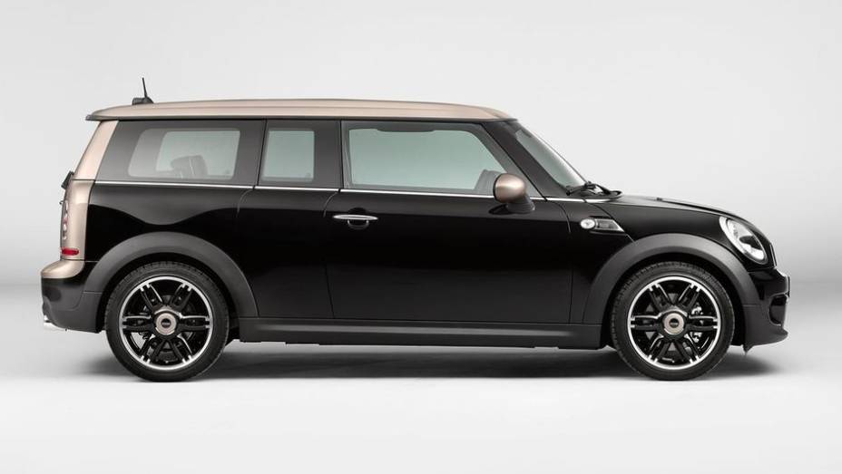 Já as rodas de liga-leve, de 17 polegadas, contam com a insígnia Bond Street gravada | <a href="%20https://beta-develop.quatrorodas.abril.com.br/saloes/genebra/2013/mini-clubman-bond-street-734431.shtml" rel="migration">Leia mais</a>