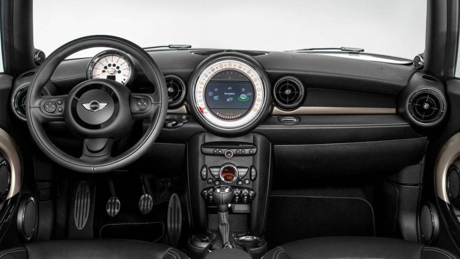 S&atilde;o elas: 122 cv (Cooper Clubman), 112 cv (Cooper D Clubman), 184 cv (Cooper S Clubman) e 143 cv (Cooper SD Clubman) | <a href="%20https://beta-develop.quatrorodas.abril.com.br/saloes/genebra/2013/mini-clubman-bond-street-734431.shtml" rel="migration">Leia mais</a>