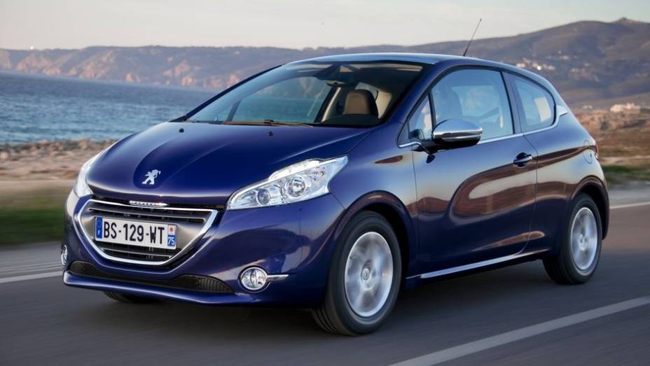 CARRO DO ANO - Peugeot 208 | <a href="https://beta-develop.quatrorodas.abril.com.br/noticias/mercado/finalistas-premio-carro-mundial-2013-sao-revelados-732525.shtml" rel="migration">Leia mais</a>