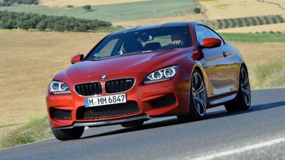 CARRO DE PERFORMANCE - BMW M6 Coupe / Convertible | <a href="https://beta-develop.quatrorodas.abril.com.br/noticias/mercado/finalistas-premio-carro-mundial-2013-sao-revelados-732525.shtml" rel="migration">Leia mais</a>