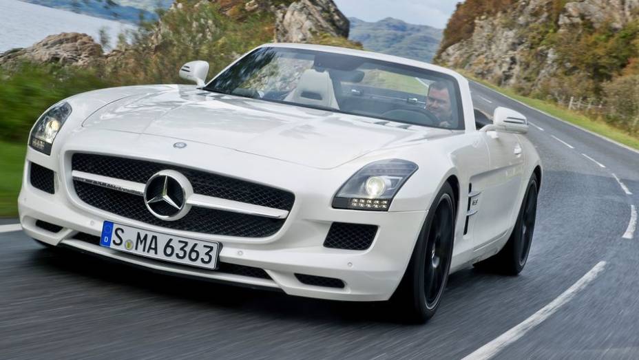 CARRO DE PERFORMANCE - Mercedes-Benz SLS AMG Roadster | <a href="https://beta-develop.quatrorodas.abril.com.br/noticias/mercado/finalistas-premio-carro-mundial-2013-sao-revelados-732525.shtml" rel="migration">Leia mais</a>