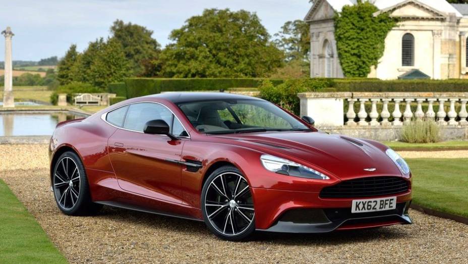 DESIGN AUTOMOTIVO - Aston Martin Vanquish | <a href="https://beta-develop.quatrorodas.abril.com.br/noticias/mercado/finalistas-premio-carro-mundial-2013-sao-revelados-732525.shtml" rel="migration">Leia mais</a>