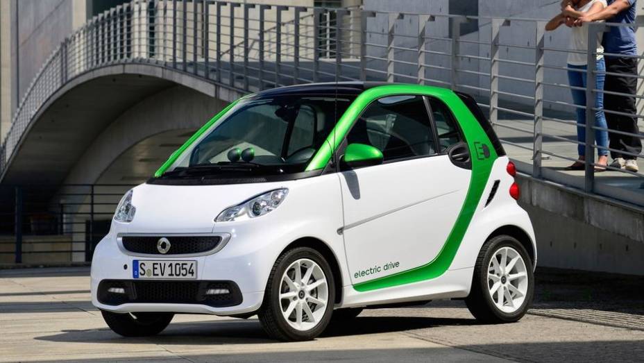 CARRO "VERDE" - smart Electric Drive | <a href="https://beta-develop.quatrorodas.abril.com.br/noticias/mercado/finalistas-premio-carro-mundial-2013-sao-revelados-732525.shtml" rel="migration">Leia mais</a>