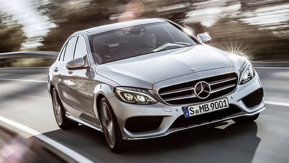 Mercedes-Benz apresenta o novo Classe C | <a href="https://beta-develop.quatrorodas.abril.com.br/noticias/saloes/detroit-2014/mercedes-benz-apresenta-novo-classe-c-769335.shtml" rel="migration">Leia mais</a>