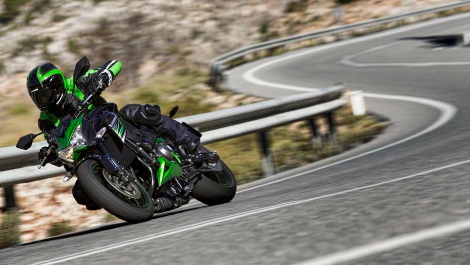 Ela sucede a Z750 no Brasil | <a href="https://beta-develop.quatrorodas.abril.com.br/moto/noticias/kawasaki-traz-nova-z800-ao-brasil-732675.shtml" rel="migration">Leia mais</a>