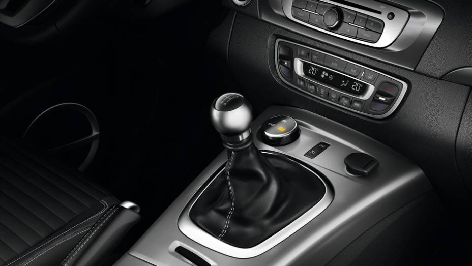 S&atilde;o tr&ecirc;s modos diferentes: Road, Loose Ground e Expert | <a href="https://beta-develop.quatrorodas.abril.com.br/saloes/genebra/2013/renault-scenic-xmod-734868.shtml" rel="migration">Leia mais</a>