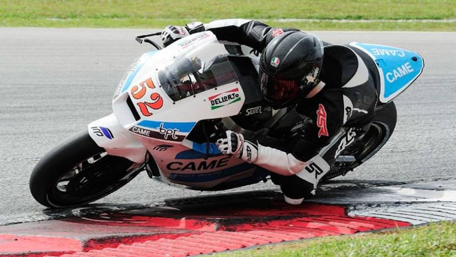 Lukas Pesek, um dos &uacute;ltimos do dia, foi o 26&ordm; | <a href="https://beta-develop.quatrorodas.abril.com.br/moto/noticias/motogp-pedrosa-lidera-primeiro-dia-testes-732984.shtml" rel="migration">Leia mais</a>