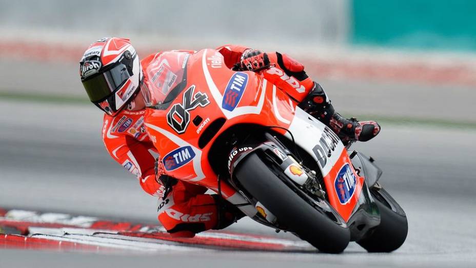 Andrea Dovizioso terminou a sessão na 10ª posição | <a href="https://beta-develop.quatrorodas.abril.com.br/moto/noticias/motogp-pedrosa-repete-dominio-sepang-733092.shtml" rel="migration">Leia mais</a>